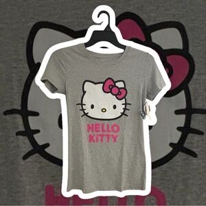 🎀 Hello Kitty Pink and Gray Graphic Short Sleeve T Shirt Women’s Medium 8/10 🎀